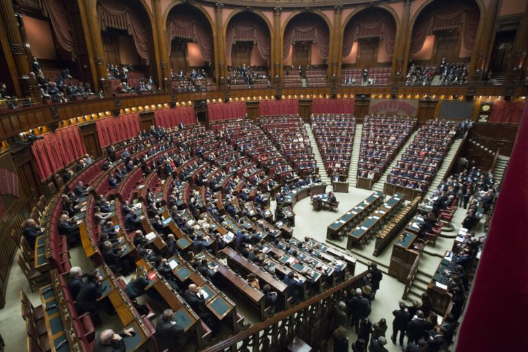 Le Parlement européen approuve des amendements historiques à la loi sur l&rsquo;IA après un vote marathon