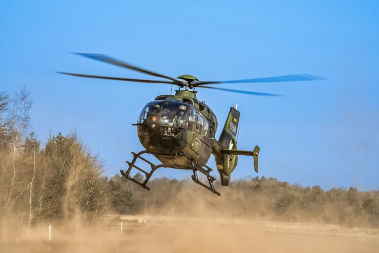 La France plaide pour des achats de défense conjoints au sein de l&rsquo;UE après un incident en Méditerranée