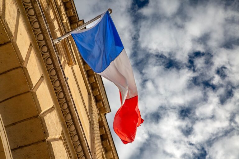 Budget 2027 : Lecornu tape du poing sur la table face à ses ministres