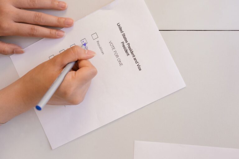 Macron à 20 % de confiance : ce que change la chute du président sortant