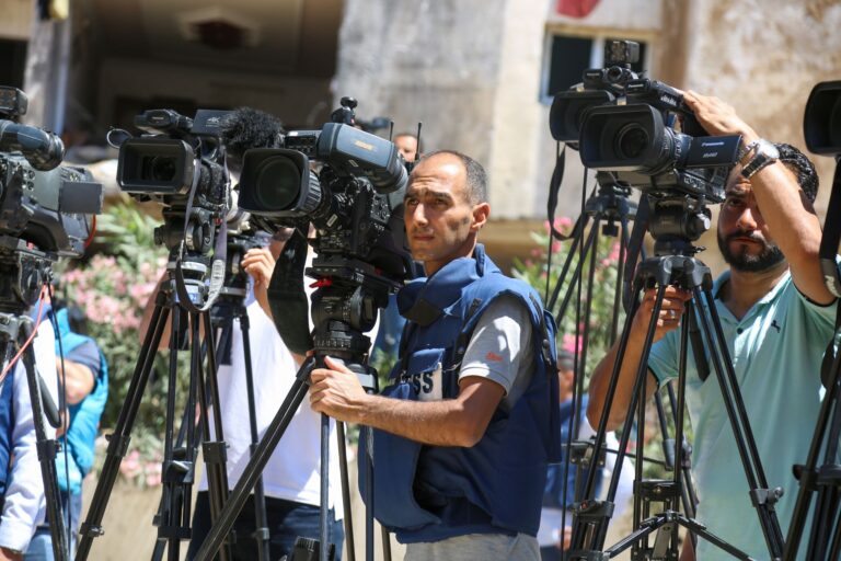 Lecornu face à la presse: gestion de la crise du Moyen-Orient et carburants en ligne de mire