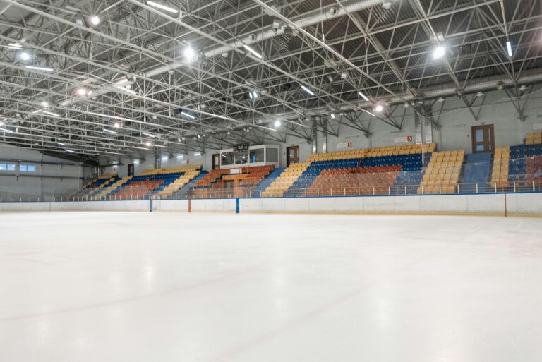 JO 2030 : Nice ecartee des epreuves de glace, relocalisees a Lyon — un revers majeur pour la metropole azureenne