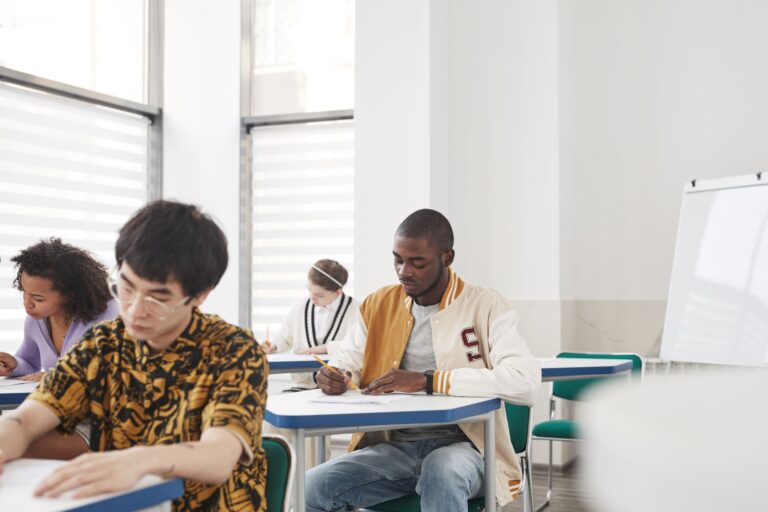 Brevet et bac : la baisse des taux de réussite acte un virage