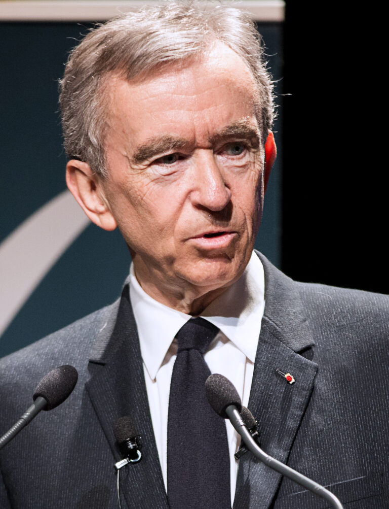 Bernard Arnault s’immisce-t-il dans la vie politique française ?