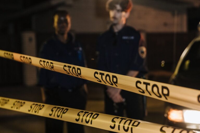 Attaque au couteau à Paris : trois blessés, un suspect arrêté