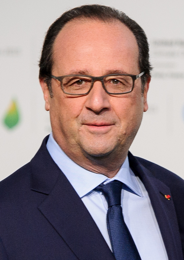Hollande alerte sur une France « extrémisée » avant 2027