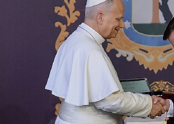Léon XIV à Paris : Macron et le Vatican, une relation compliquée