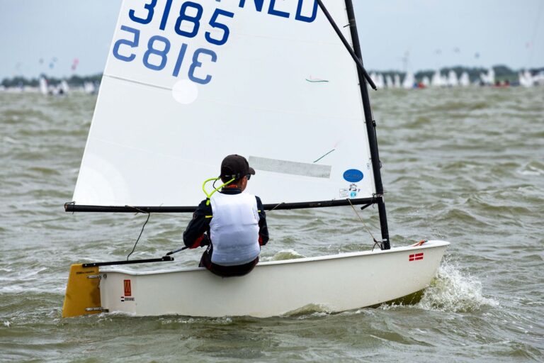 Charlie Dalin, vainqueur du Vendée Globe 2025, meurt à 42 ans