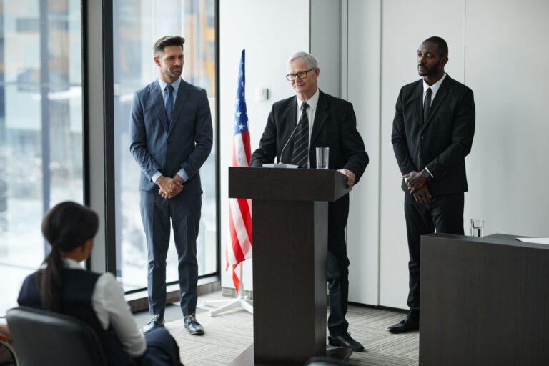 Conférence de presse Lecornu : un Premier ministre acculé entre soutien à l&rsquo;activité et discipline budgétaire