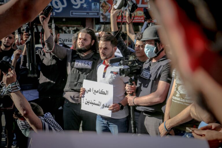 Lecornu face à la presse: gestion de la crise du Moyen-Orient et carburants en ligne de mire
