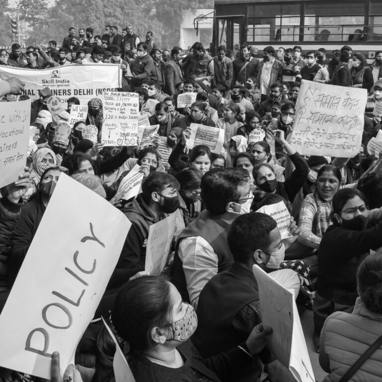 Nouvelle Delhi : La génération Z manifeste sa colère lors du premier rassemblement du « parti des cafards »