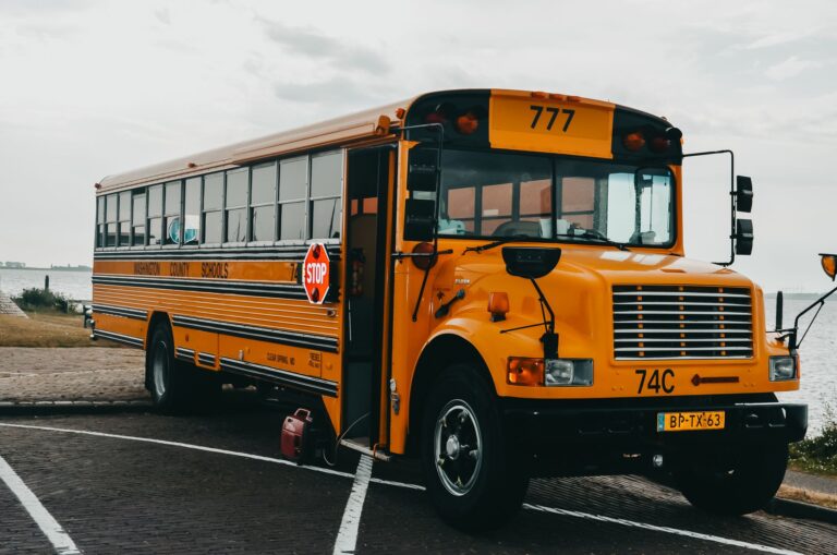 Coupe du monde 2026 : Curaçao arrive en bus scolaire jaune