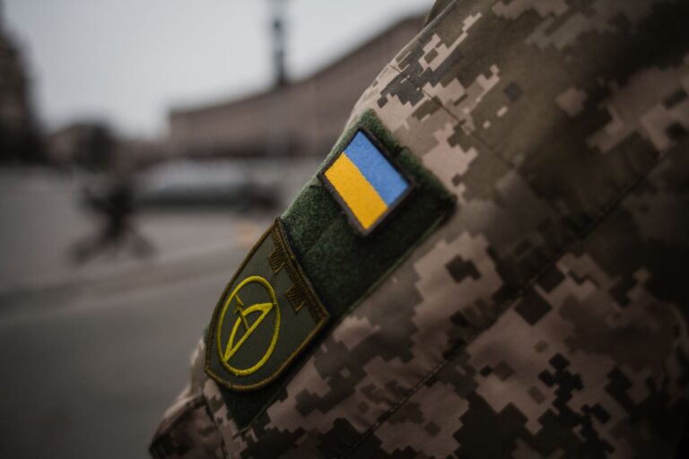 Zelensky limoge Syrsky et nomme un nouveau chef de l&rsquo;armée ukrainienne