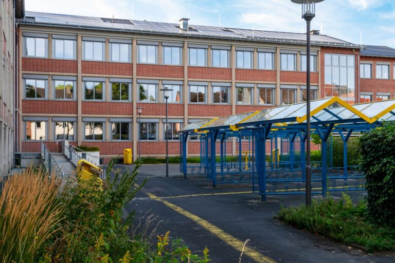 Lycée Nelson Mandela incendié à Nantes, modèle durable